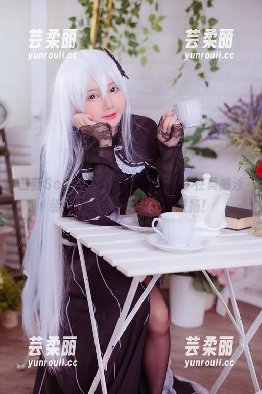 最新Sally Dorasnow作品：在莫娜泳装中找寻瞬间的宁静与张扬！